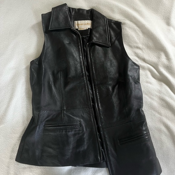 Women’s Leather Vest - Picture 1 of 3